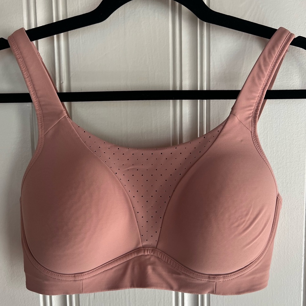NEW LULULEMON Padded Supportive Sports Bra- Blush